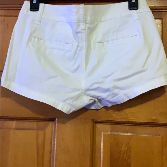 White size 5 Arizona White Shorts - Picture 2 of 3